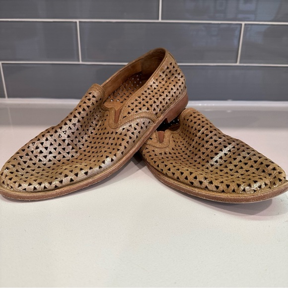 Trask Ali Perforated Loafer - Picture 2 of 12